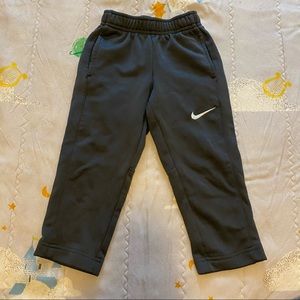Nike Therma Fit dark gray sweatpants
